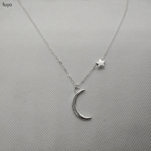 Moon Small Necklace